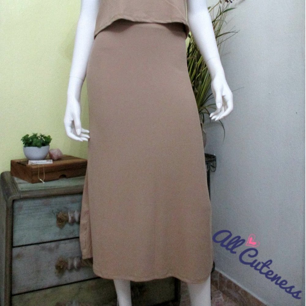 Skirt Size S (NWOT)